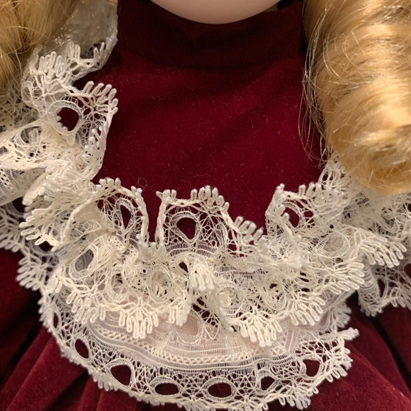 PORCELAIN DOLL VINTAGE 80's Beautiful 16" doll stand included EC Rare - Picture 12 of 15